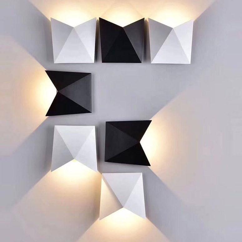 Moderne, minimalistische Origami-LED-Wandleuchte mit 1 Licht