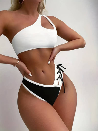 Zavando - Bikini-Set mit Schnürung, Cut-Outs und einem Schulterträger