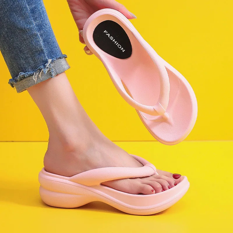 Zavando – Damen-Flip-Flops mit dicker Sohle und Keilabsatz für den Sommer: Plateau-Sandalen mit Clip-Zehe für rutschfeste Outdoor-Rutschen und Strandkomfort