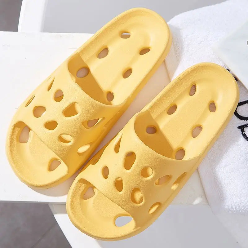 Zavando – Schnell trocknende Badezimmer-Hausschuhe für Damen – leicht, undichtes Käse-Design, flacher Absatz, zum Duschen und Schwimmen