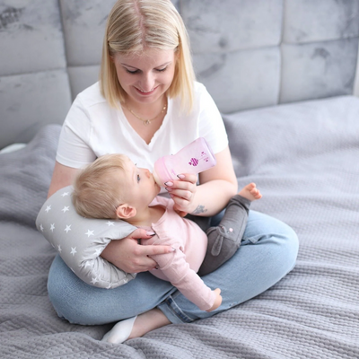 SoftCare Baby Stillkissen - Vielseitiges Armkissen für Mutter und Baby