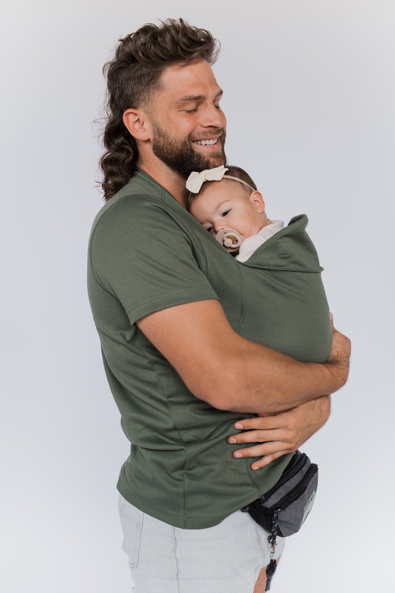 SnugPouch | Das innovative Design vereint die Bequemlichkeit eines T-Shirts mit der Funktionalität einer Babytrage