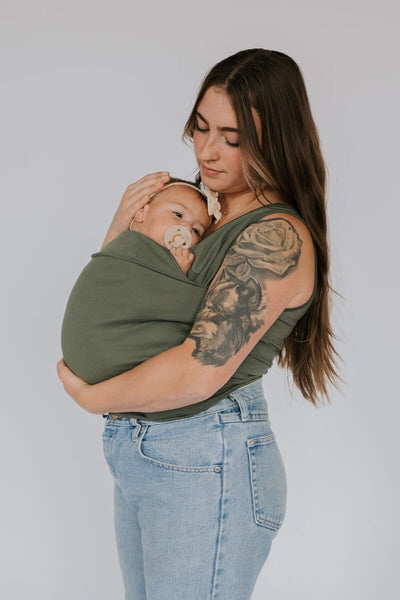 SnugPouch | Das innovative Design vereint die Bequemlichkeit eines T-Shirts mit der Funktionalität einer Babytrage